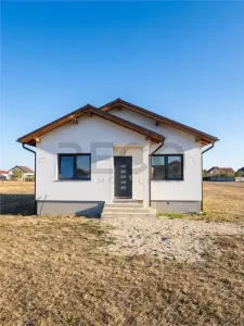 RECO Casa semifinisata Osorhei - Osorhei