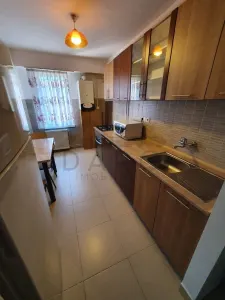 Inchiriez apartament 3 camere TUDOR - Targu Mures