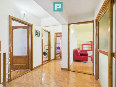 Apartament 3 camere de inchiriat - 360 €/lună - Oradea
