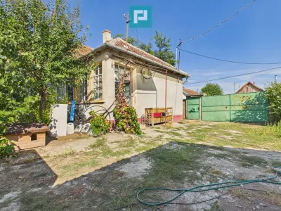 Casa si teren de vanzare in Bicaci - 2350mp - Bicaci