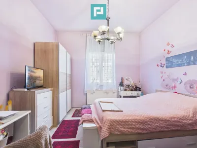 Apartament cu 2 camere, la casă, zona centrală - Arad