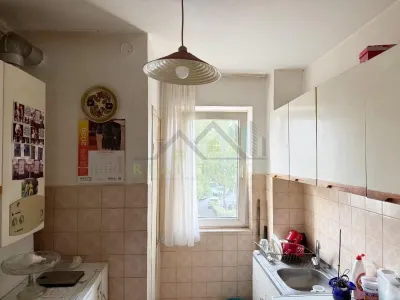 Apartament 4 camere etajul 2 - Brasov