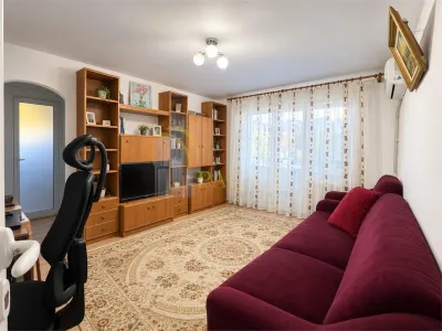 Apartament 3 camere, Pacurari, etaj intermediar - Iasi