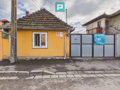 Redus la 54.900€ Casă/sediu firmă, Navigatorilor - Oradea