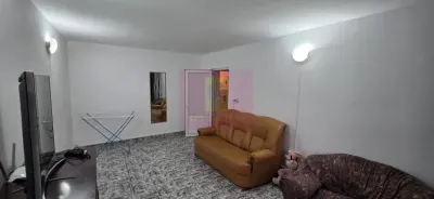 Apartament cu 3 camere de vanzare in Campina, parter - Campina