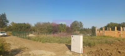 Săbăreni, lot de casă 1050 mp, curent lângă teren - Sabareni