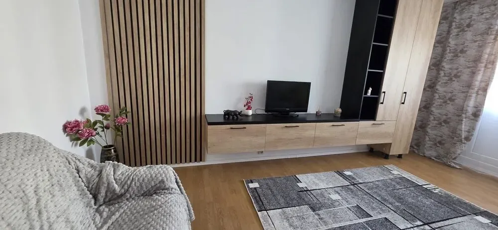 Inchiriez apartamanet 2 camere decomandat, zona CUG, proprietar - Iasi