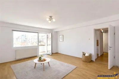 Decomandat,60mp,vitalizat,2 balcoane,living 24mp,areal linistit,Scriitorilor,Brasov - Brasov
