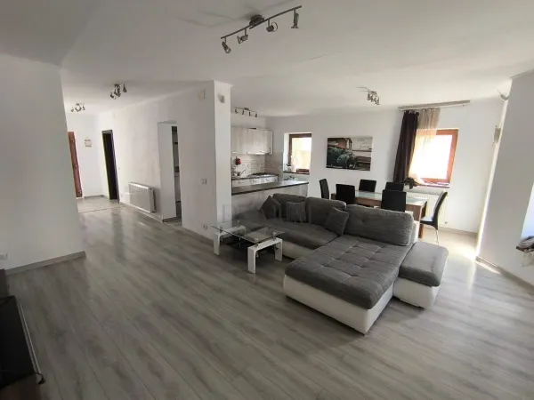Casă 3 camere Dumbrăvița - poza 2