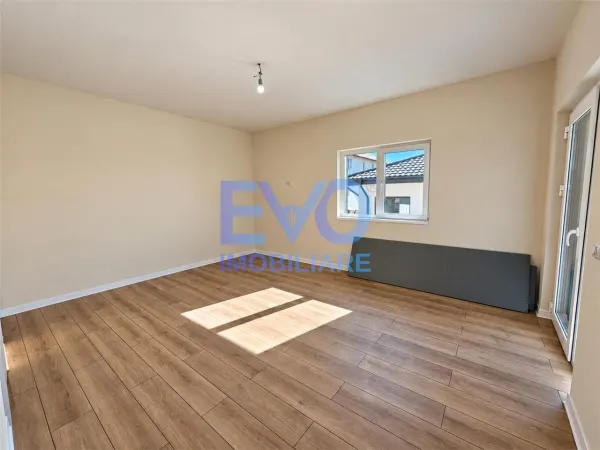 Casă 3 camere Miroslava - poza 17