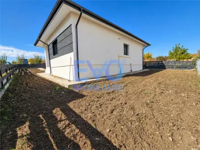 Casă 3 camere Miroslava - poza 22