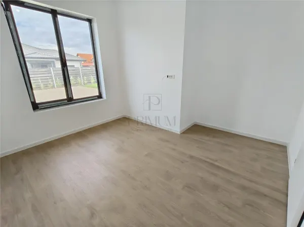 Casă 4 camere Moșnița Nouă - poza 8