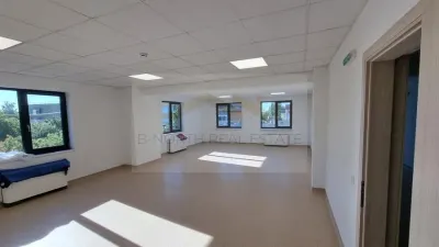 Spațiu de închiriat 310 mp + terasă – Str. 23 August  – ideal clinică / birouri - Otopeni