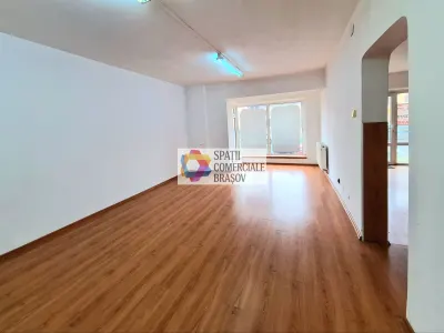 Spatiu comercial de vânzare cu vad Brașov - 57 mp # spatii-comerciale-brasov.ro - Brasov