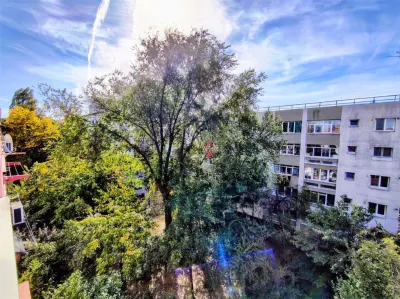 UN 3 CAMERE DECOMANDAT LA ETAJ 4/4 - 65,6MP - Bucuresti