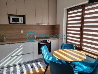 Royal Imobiliare - Inchiriere apartament 2 camere la curte zona Central - Ploiesti