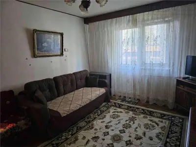Apartament 2 camere,etaj 1/4-zona Florilor - Brasov