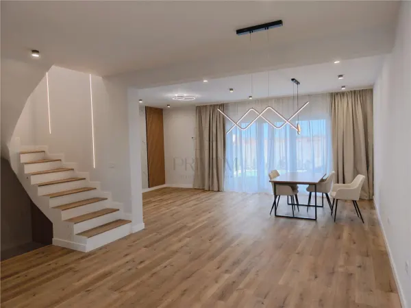 Casă 4 camere Moșnița Veche - poza 2