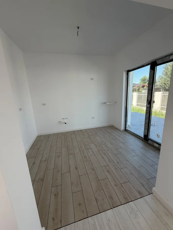 Casă 4 camere Miroslava - poza 8
