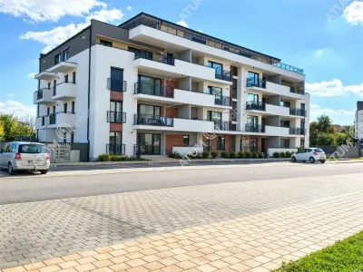 Se inchiriaza spatiu comercial de 59 mp cu terasa 55 mp si 2 locuri de parcare in Sibiu - Sibiu