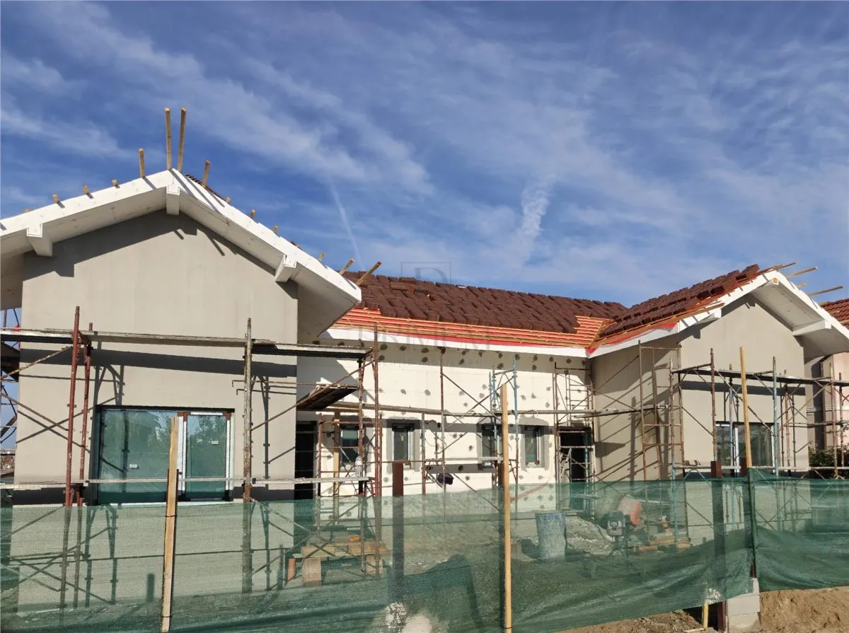Casă 3 camere Moșnița Nouă - poza 1