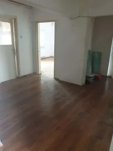BRASADAS vinde ap 4 cam etaj 10/10 Careiului. - Satu Mare