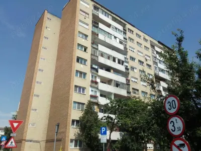 BRASADAS vinde ap 2 cam la PARTER zona Spitalul Judetean. - Satu Mare