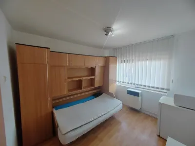 BRASADAS vinde garsonieră in Micro 17 la etajul 4/4. - Satu Mare