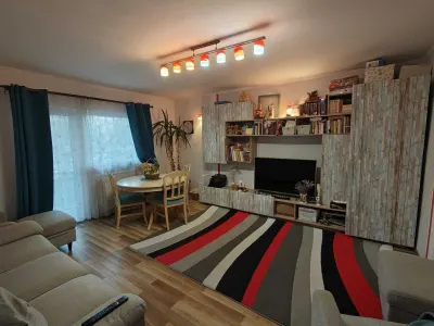 BRASADAS vinde ap 4 cam 82mp la etajul 1 in Micro 16. - Satu Mare