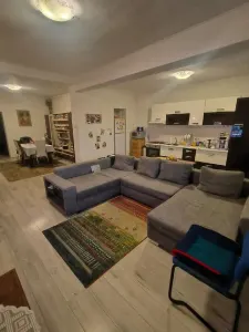 BRASADAS vinde apartament CENTRAL cu 4 camere la etajul 2. - Satu Mare