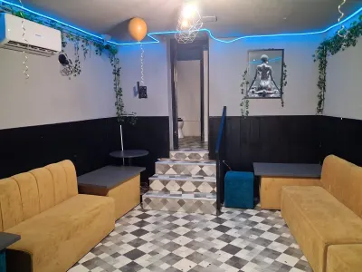 BRASADAS inchiriaza spatiu comercial stradal cu 3 intrari. - Bucuresti