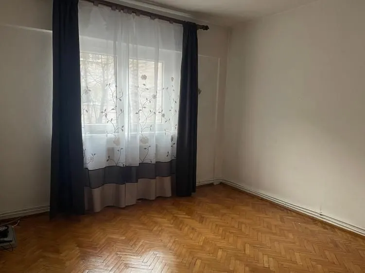 Apartament 4 camere Satu Mare - poza 1