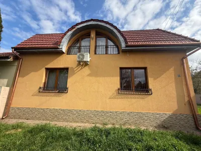 BRASADAS vinde casa 7 cam 11 ari teren renovată integral. - Satu Mare