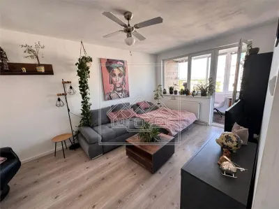 Apartament 3 camere - 65 mp - balcon 8 mp - lift - Sibiu - Sibiu