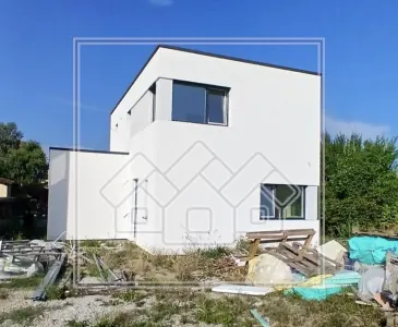 Casa de vânzare în Strand, Sibiu, 108 mp, curte 240 mp - Sibiu