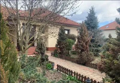 BRASADAS vinde casa cu 3 cam teren 770mp in Lazuri. - Lazuri