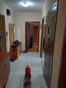 BRASADAS închiriază ap 2 cam Et 6/8 zona Unirii - Bucuresti