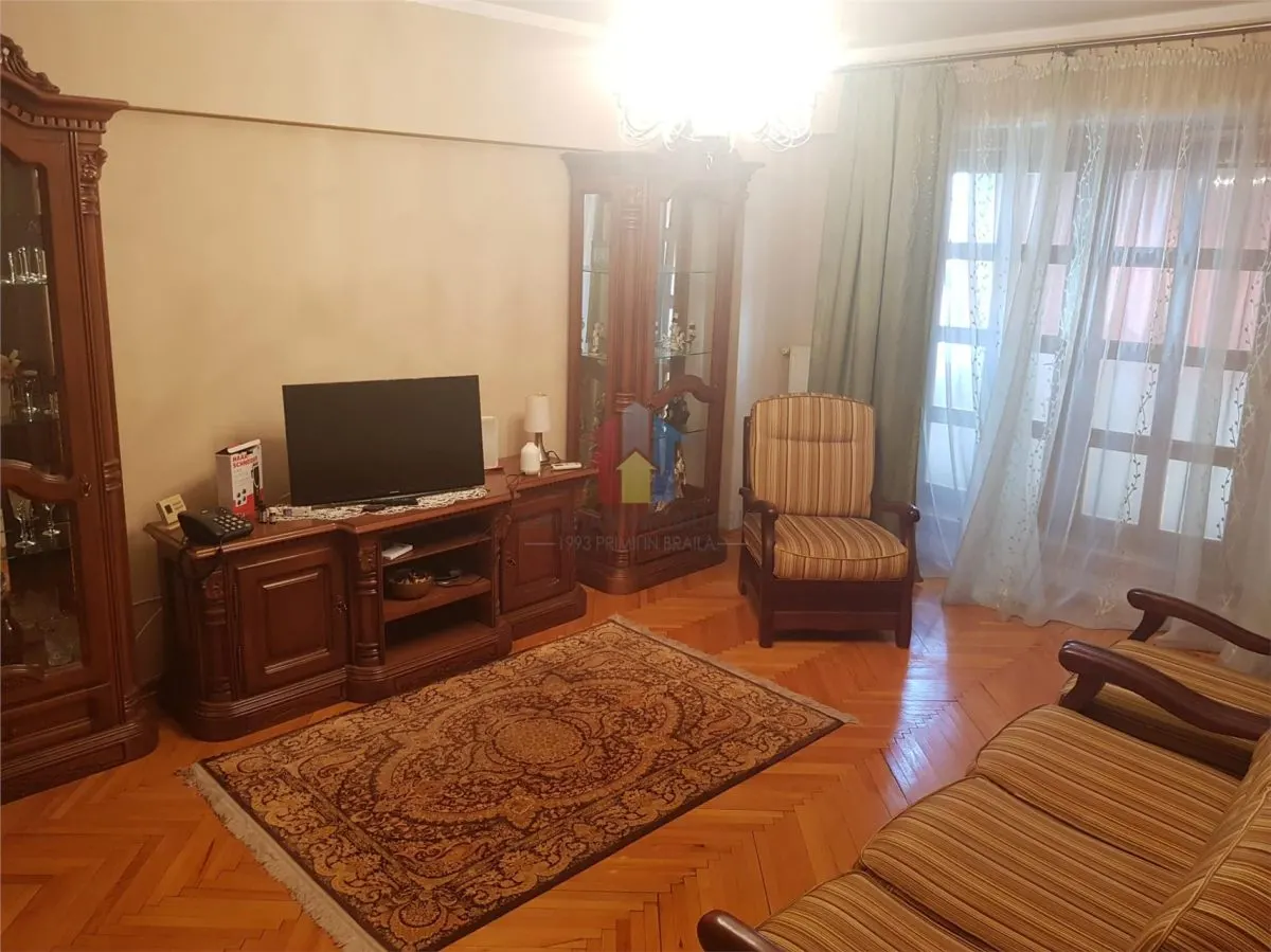 Apartament 3 camere Brăila - poza 1