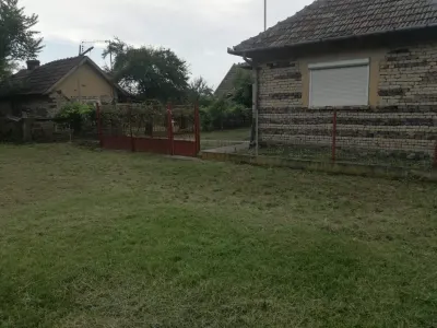 Ag BRASADAS vinde casa LOCUIBILA 3 cam teren 5.000 mp HOREA. - Horea