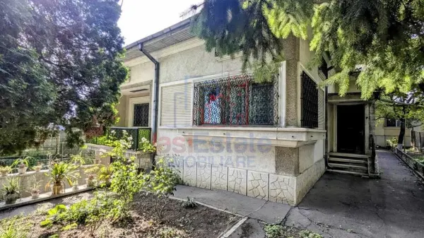 Casă 4 camere Iași - poza 1