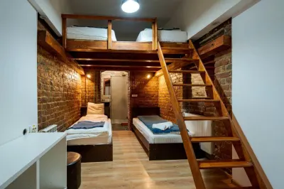 Casă 20 camere București - poza 4