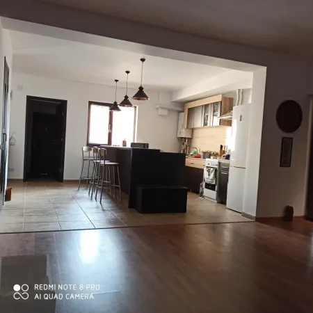Casă 4 camere București - poza 2
