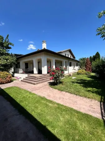 Casă 4 camere București - poza 1
