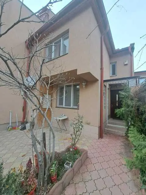 Casă 3 camere București - poza 1