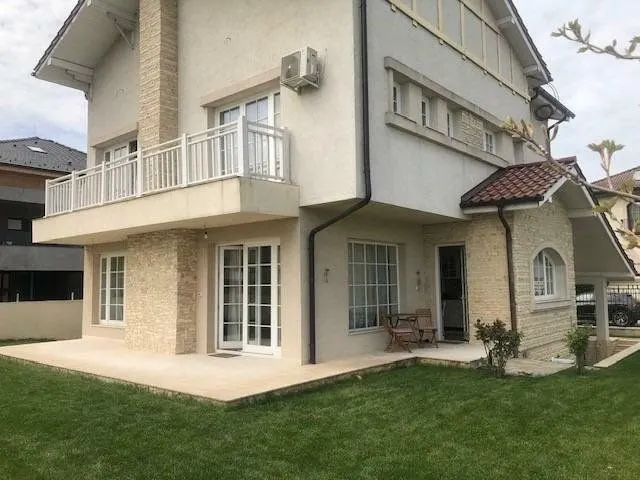 Casă 5 camere București - poza 1