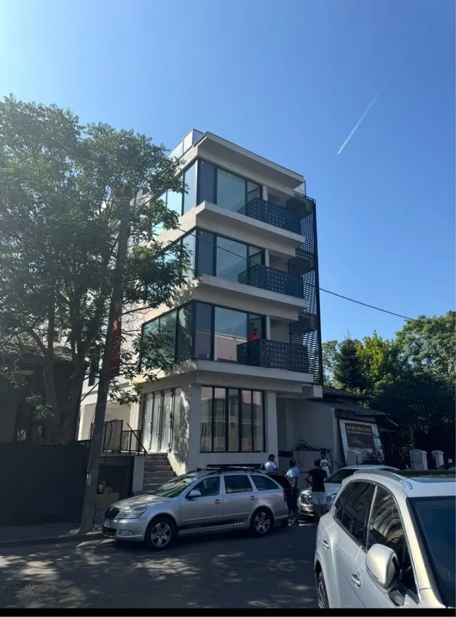 Apartament 3 camere București - poza 1