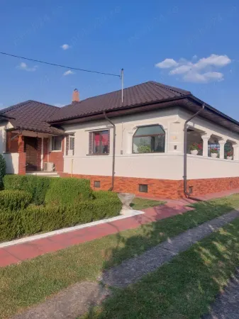 Casă București - poza 1