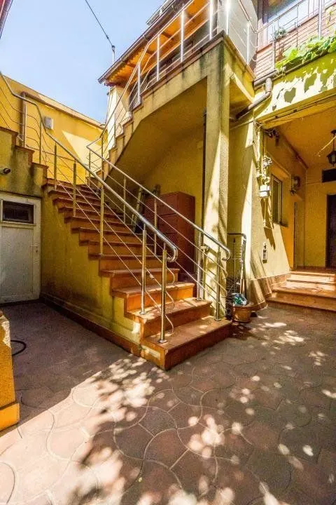 Casă 5 camere București - poza 1