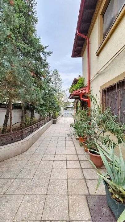 Casă 5 camere București - poza 1