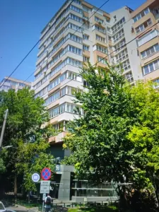 Apartament 3 camere semidecomandat - Bucuresti
